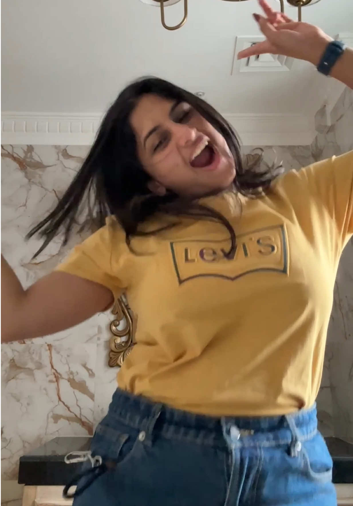 Where are you සරා..... 🤣 what a cute song… can’t wait to see the whole MV 🤍 all the best my darling sweetheart DANUUUUU ♥️ @Danu Innasithamby  #tiktoktainment #happydance #whereareyousara #sheshadrie #danuinnasithamby 