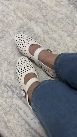 new comfyy flatshoes for everyday 💫🩰 #flatshoes #dollshoes #miashoes #comfyflatshoes #flatsandals 