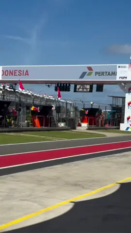 Hello Mandalika, ready for 1st day of Indonesian GP ✊🇮🇩 #motogp #marcmarquez #weare93 #indonesiangp #todorojo🔴 