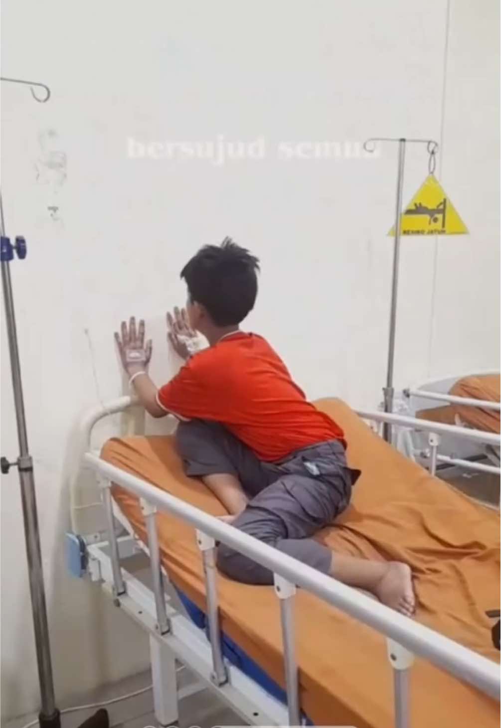 Alhamdulillah kita sudah lalui bulan September ini dengan penuh perjuangan yang menguras tenaga dan pikiran.  Semoga Oktober ini Allah beri kemudahan dan kekuatan untuk kita semua🤲 Ust. Bayu Bagas Ramadhan (Ketua Yayasan Baitul Qur'an Indonesia)  #baitulquranindonesia 