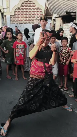 Gas terus ,,,Dendek sampek telang pengadek adek#ngoreklombok #adatlomboksasak #lomboktengah #praya 