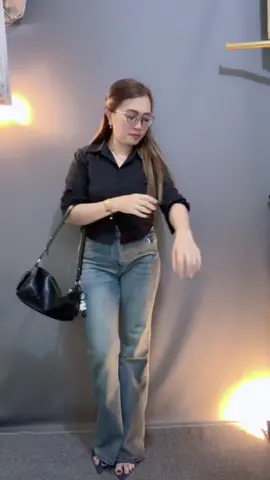 Cakep bangettt celana jeansnya💋 #celanajeans #jeanswanita #celanacutbray 