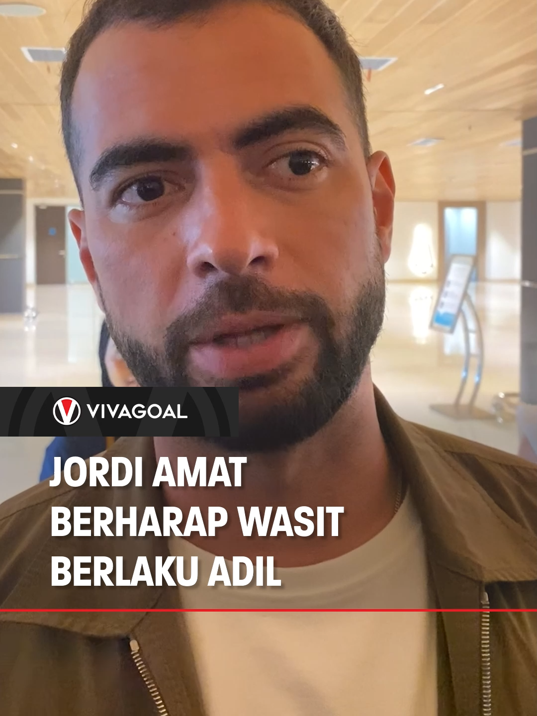Pemain Timnas Indonesia, Jordi Amat mengaku jika laga melawan Arab Saudi & Irak akan berjalan sangat sulit. Tak hanya itu, Amat juga berharap wasit dapat berlaku adil ketika memimpin laga Indonesia nanti. Bagaimana menurut Vivamania?🤔 #TimnasIndonesia #indonesia #timnas #erickthohir #vivagoal