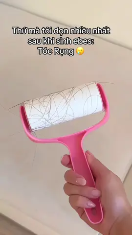 Nhờ có cây lăn bụi này đỡ công nhặt nhạnh từng cọng tóc á,lăn lăn vài đường là sạch hà các mom 👍#tiktokshop #caylanbuiquanao #caylanbuidanang #dondepnhacua 