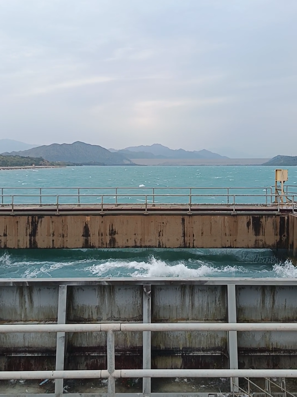 Part 1  Tarbela barrage overflow 🤭 #viralvideo #fyp #foryou #barrage #foryoupage @TokTheGlobe 
