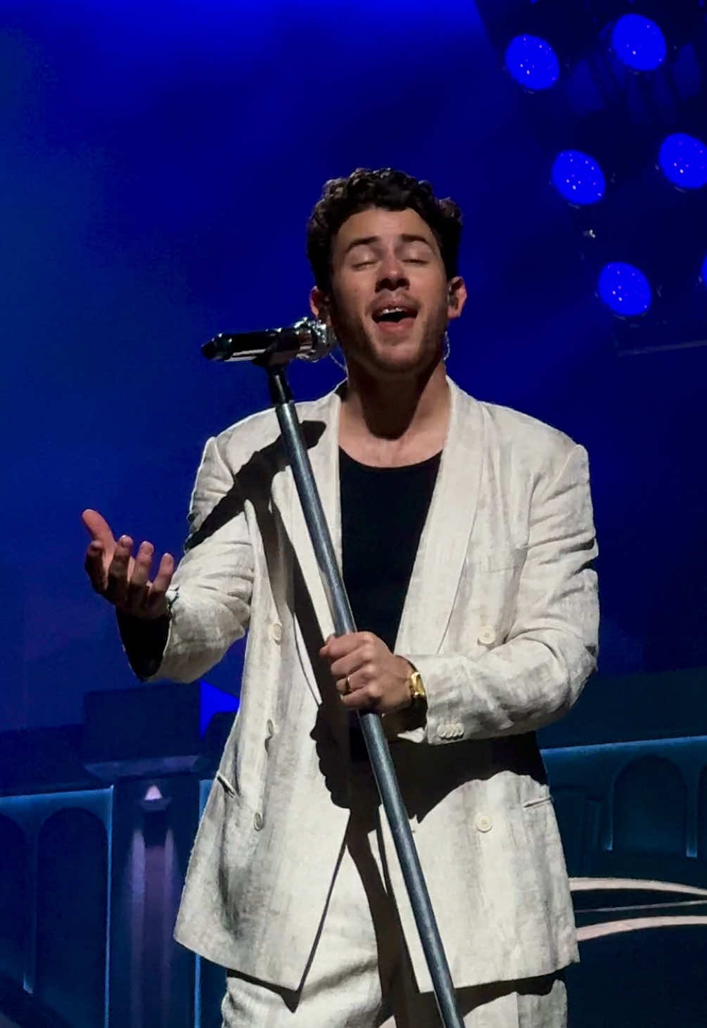 forever a joe girl, but nick during jealous is just😮‍💨😮‍💨 @Nick Jonas #nickjonas #jealous #jonasbrothers #greetingsfromyourhometown #concert 
