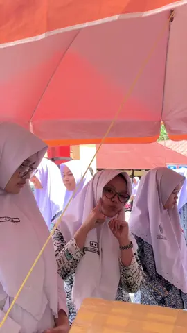 “edisi dihari Kamis”