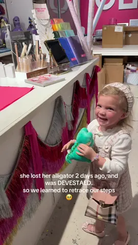 Thank you to the sweet employees at Rock Paper Scissors in downtown Franklin for keeping him safe 🐊 @Ty #toddlersoftiktok #MomsofTikTok #lost #beaniebabies 