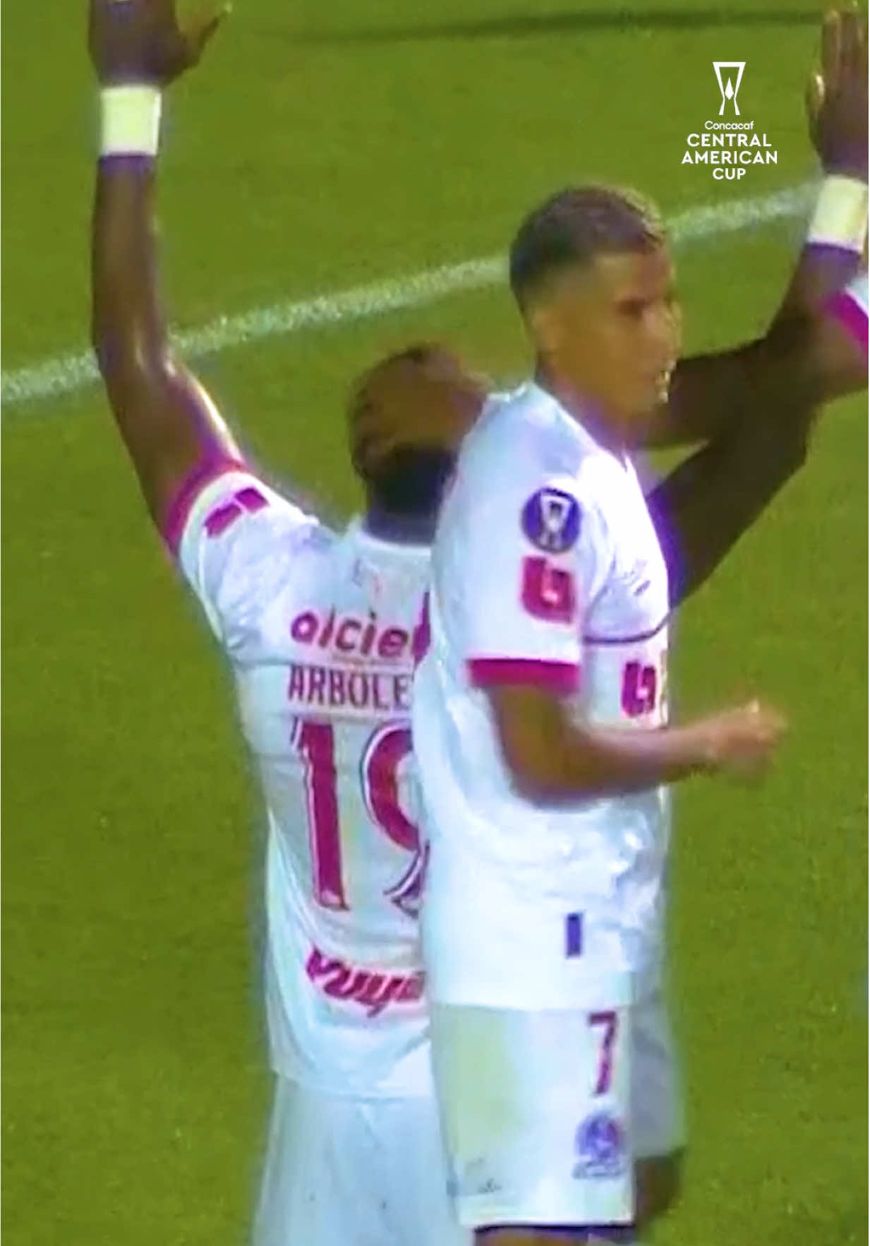 ARBOLEDA DESDE LOS 11 PASOS 😮‍💨😮‍💨 #CopaCentroamericana #Olimpia #Concacaf #Cartagines 