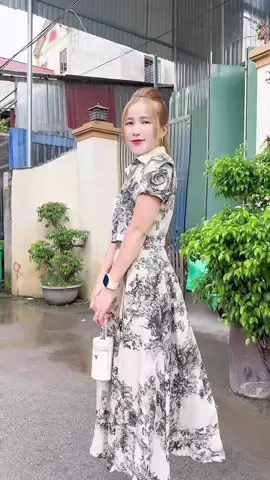 Chạm tay cái là mê em váy liền#xưởngmaykienthuy #xuhuongtiktok #damcongso #vayxinhmoingay 