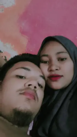 #bahagia wanita bukan karna uang.. asal bersama nya untuk selamanya🥰🥰🥰