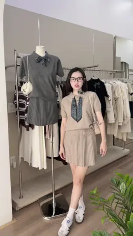 _ 70kg mặc như 50kg luôn các chị. Còn chần chừ gì mà k quất 1 set hỉ? #chicdeju #vintage #basic #macxinhcungchicdeju #xuhuong 