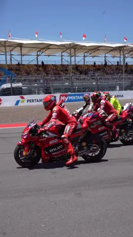 🏍💨✊ #motogp #marcmarquez #weare93 #indonesiangp #todorojo🔴 
