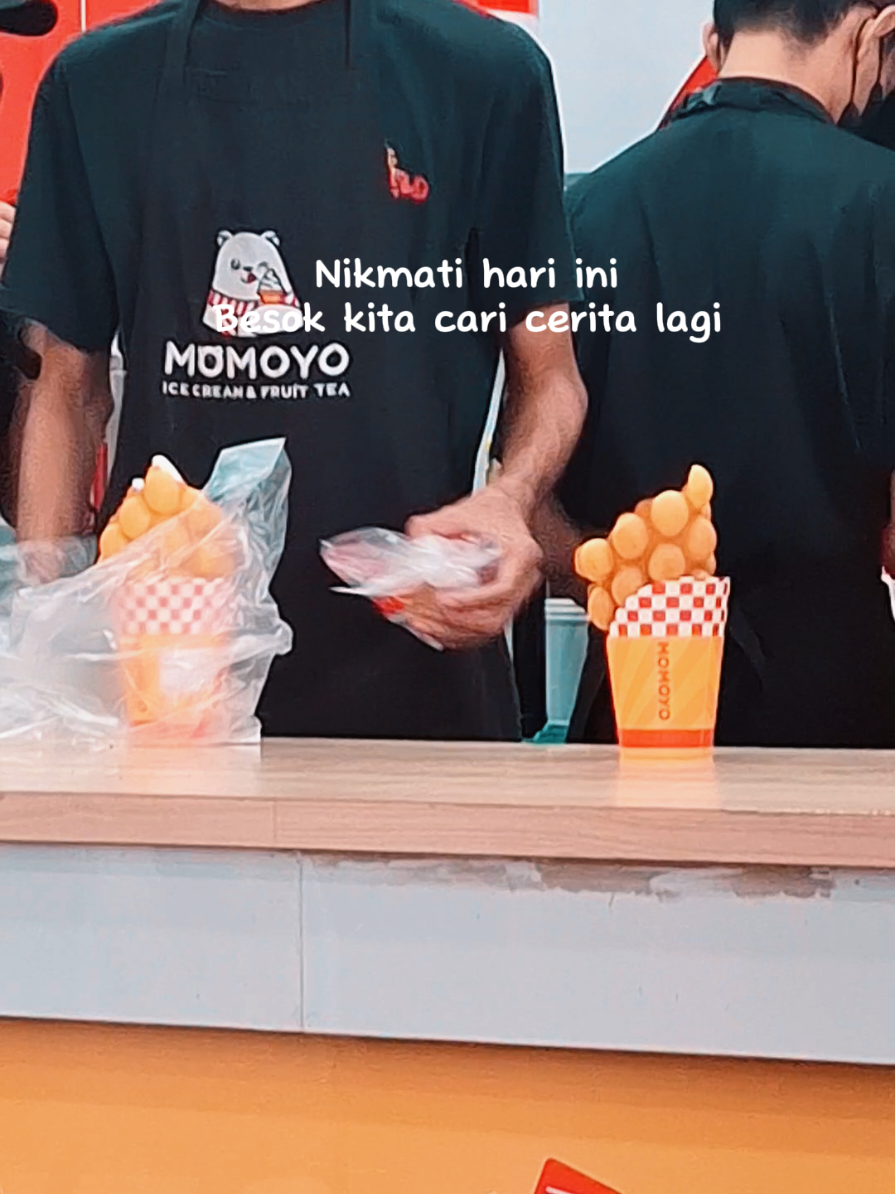Cuaca panas gini, enaknya ngadem ke Momoyo Tenggarong, sambil menikmati Waffle dan Snowtop Aren Milk Tea #momoyoicecream  #momoyotenggarong 