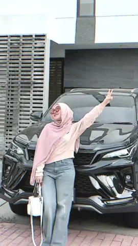 solusi hadiah wisuda jgn kasih bunga tapi dikasi rumah aja😍👩🏻‍🎓karna lagi bahagia aku mau kasih hadiah sm kalian 😍yang nonton sampai abis pasti akan komen😁😍  #angelitaseptianaa #fypシ #cici #dola #id 