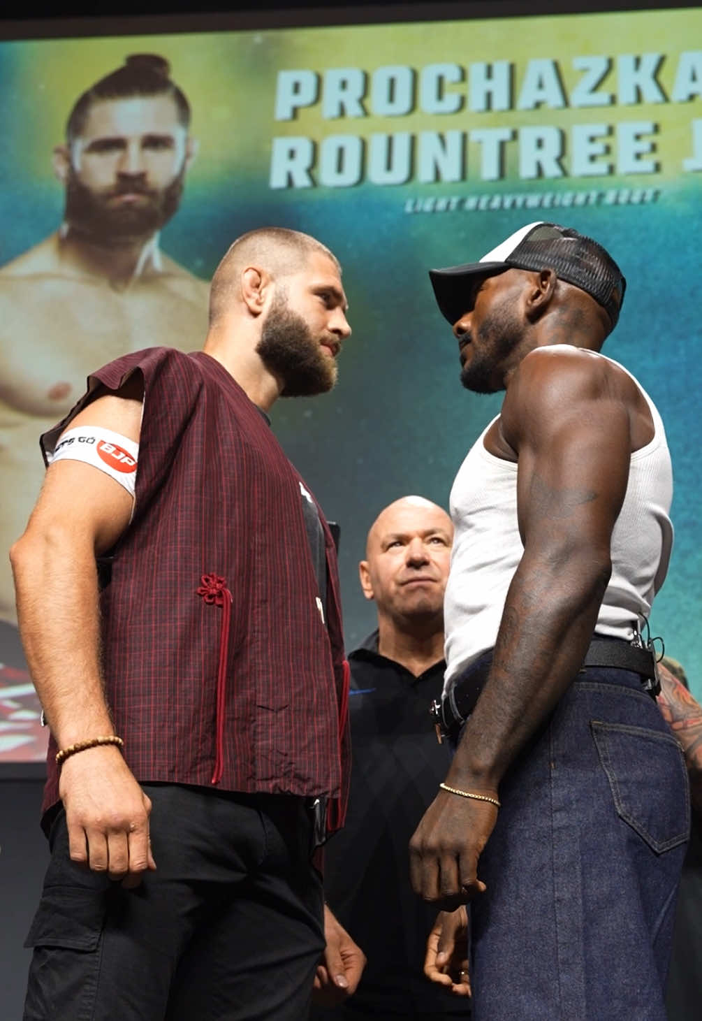 🔥 Этот бой будет потрясающим! #UFC320 #UFC #MMA #facetoface #staredown 