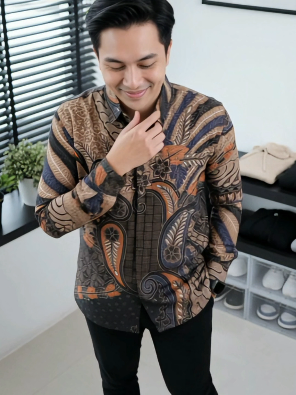 Rekomendasi kemeja batik pria, model slimfit gak bikin gerah, cek keranjang kuning sekarang #kemejabatikmurah #batikslimfit #kemejabatikpria #kemejabatik #OOTD 