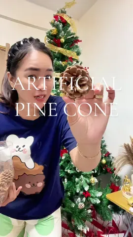 #pinecone #christmastreedecor #christmastreedecorating 