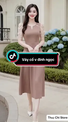 Váy cổ v đianh ngọc - thanh lịch và sang trọng. #vayxinh #thoitrangnu #xuhuong #viral #thinhhanh 