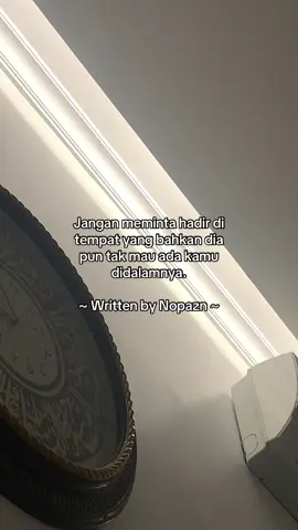 . #writtenbynopazn #penulis #novarizazn #katakata #kehadiran 