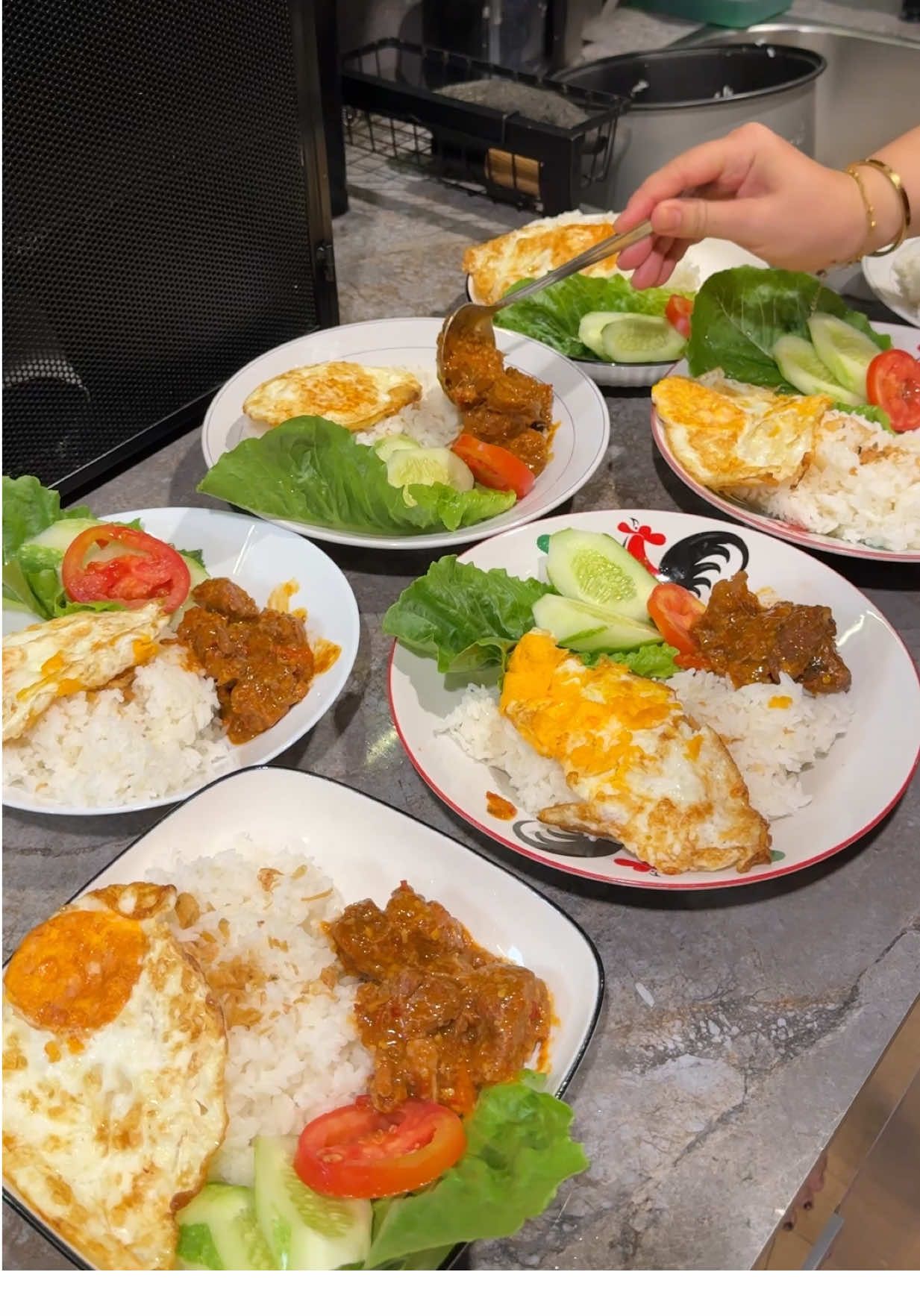 Di rumah ruame banget kalo ade-ade pada dateng dari kalaimatan 😁 || @MERCON MERAH PUTIH 🌶️💥 
