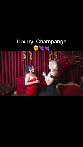 Luxury, Champange aprendió los códigos Kari #karina #altafulla #viralvídeos #fyp #viralltiktok 