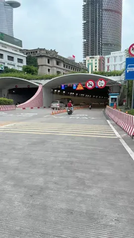 Tạm biệt Sài Gòn , Em về đồng nai đây . 