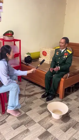 (NLĐO) – Theo cơ quan chức năng những thông tin về “huyền thoại lính bắn tỉa” Quàng Văn Nhọt là sai sự thật, có dấu hiệu trục lợi cá nhân. #tintuc #phapluat #bancobiet 