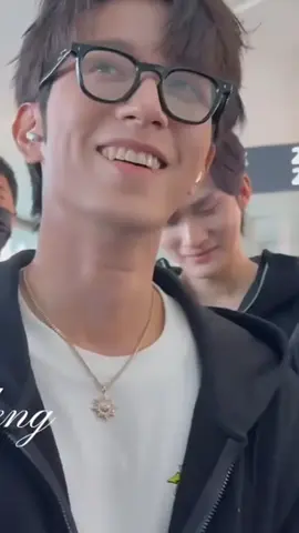 Es pun kalo di senyumin ayang langsung mencair best🤭🤣#abodesire #lipeien #jiangli #jiangheng 
