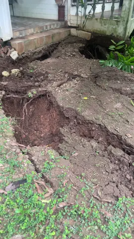 The first SINKHOLE in Sitio San San, Maño, San Remigio, Cebu. Matapos ang Earthquake 6.9 magnitude.😭😭😭 #fyp #sanremigioearthquake #bangonsanremigio #visayas #everyone 