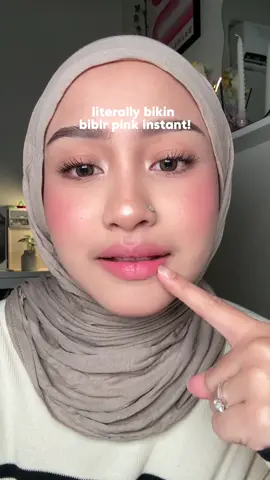 agak shock kecil pertama kali coba kebanyakan & beleber HAHA tp hasilnya pinkk bgt dan lembab, jadi  pake dikit aja sbnrnya udah mantep sih #lipserum 