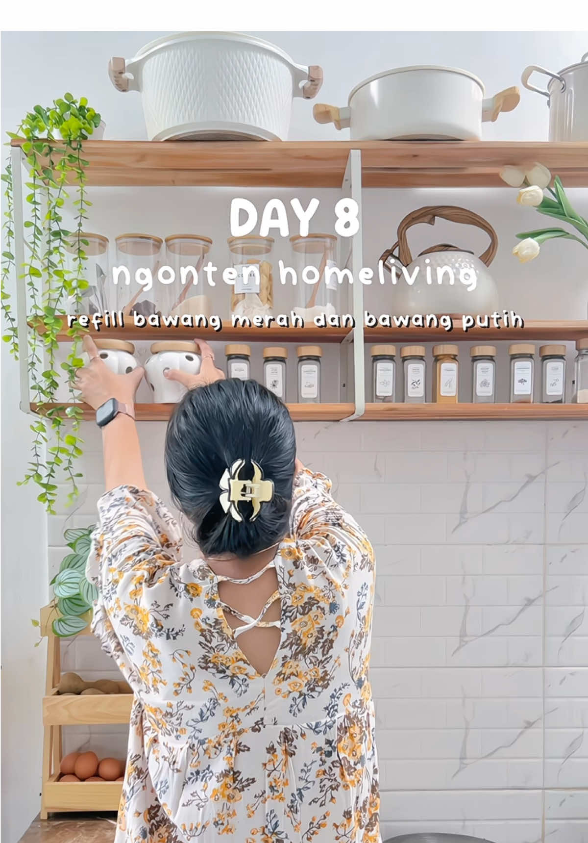 HONEST REVIEW, beneran aku beli sendiri dan aku sukaa! hari ini refill bawang merah dan bawang putih pakai wadah keramik favorit aku. kamu sukanya simpan di kulkas atau di wadah kayak gini? #refillday #tempatbawang #wadahbawang #homeliving #homelivingpemula 