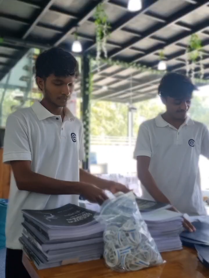 2025 අන්තිම Tute Pack එක ජය පිරිත දාගෙන යවන්න ලෑස්ති කරන අපේ Team ECHEM එකේ කට්ටිය 🥺🔥 #ආසාවෙන්_ඉගෙනගන්න #Team_ECHEM #echem #amiladasanayaka