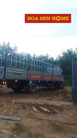 cùng Hoa Sen Home Phú Giáo giao hàng tới khách hàng 🥰