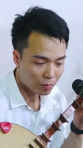 QUAN HOÀNG MƯỜI . VĂN HOÀI THANH