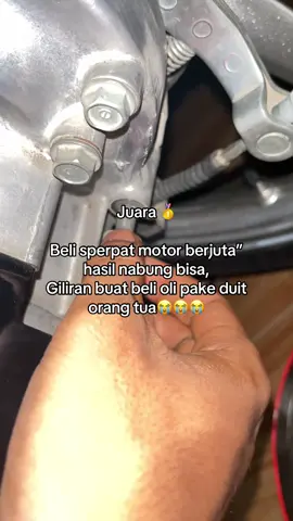 Beli velg 1jt: murah Oli 70k: mak minta duit mau ganti oli😭#vario125 #ring17style #vavarioan #foryoupage #fyp 