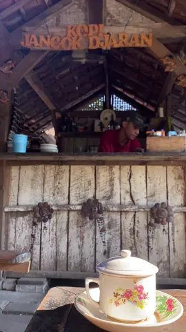 Setiap jalan selalu ada pemberhentian, selamat datang rindu☕️☕️☕️