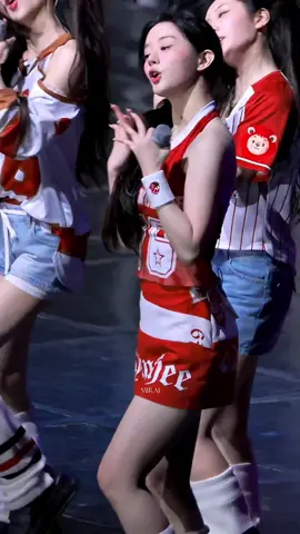 cr: @mirai42322 #illit #minju #fyp 