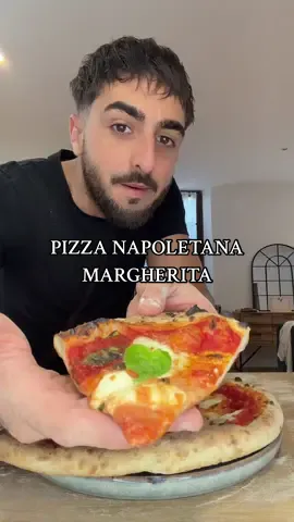 Aujourd’hui c’est le retour de la Pizza Napoletana fratello, avec une belle Margharita ! Mamma mia 🤌🏽🍕🇮🇹 #pizza #italie #mammamia #pourtoi #fyp 