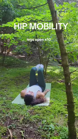 10 min HIP MOBILITY ROUTINE 🌱 To release tightness and improve mobility and flexibility. ➡️move slowly and with control ➡️modify any of the exercises to suit your needs and capabilities #hipmobility #hipflexibility
