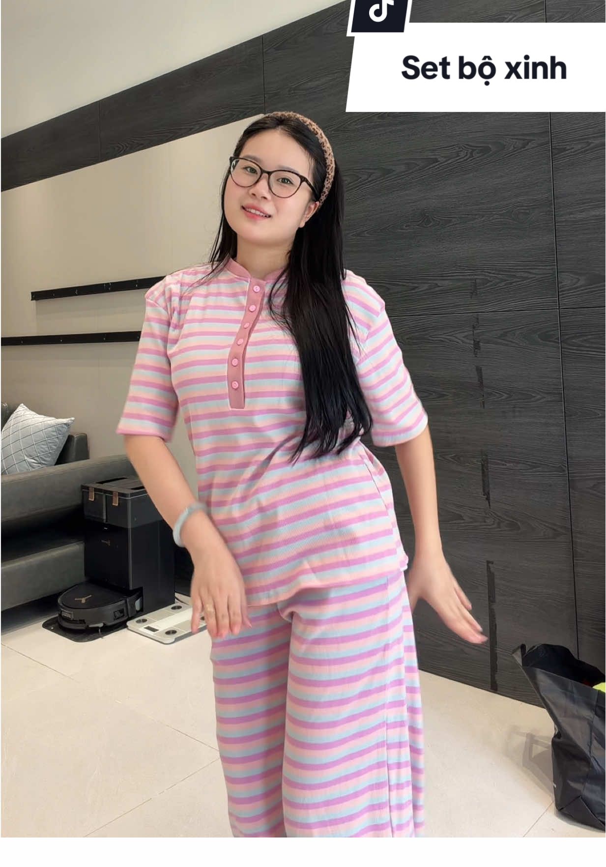 Mới mua set đồ phải làm bài #mebexiuxiu #giangchedayne #setboxinh 