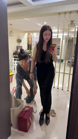 I was so wrapped up in my phone#funny #family 光顾着看手机了