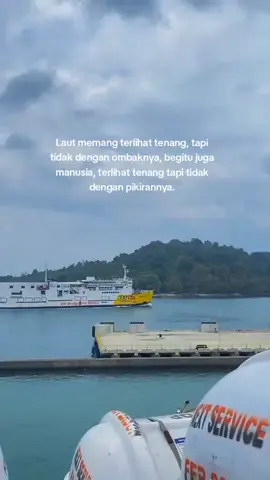 laut memang tenang tapi tidak dengan ombaknya🍃 #fypage #fyp #masukberanda #viraltiktok #viralvideo #fyppppppppppppppppppppppp 
