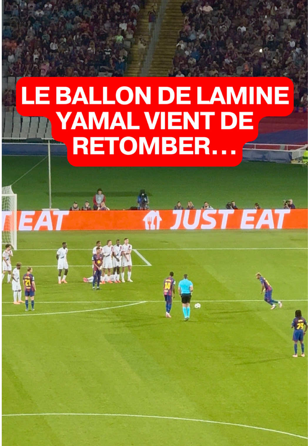 Le ballon de Lamine Yamal vient de retomber… 🤣 #lamineyamal #psg #fcbarcelona #football #funny 