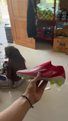 Warna merah crazyfast sudah ready sz 34-43, order di shoppe rayhan sport atau ke tiktok@Cielo Id  #rayhansport #murahbanget #fyp #crazyfast #sepatubolamurah 