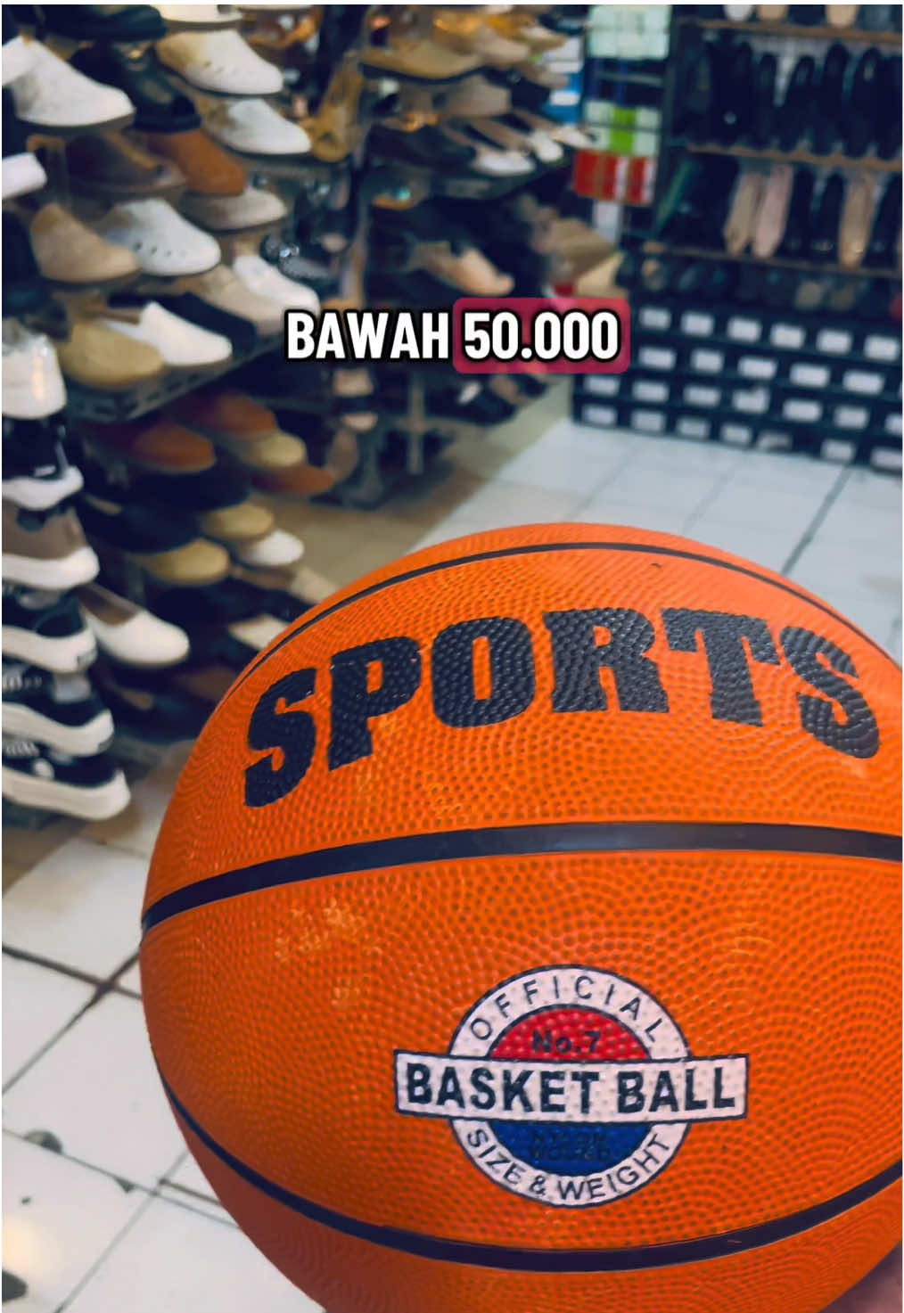 Bola basket bahan nya tebal. ada 3 ukuran diameter cek kranjang kuning #bolabasket #bolabasketmurah #anakbasket #guncang1010 #basketball 