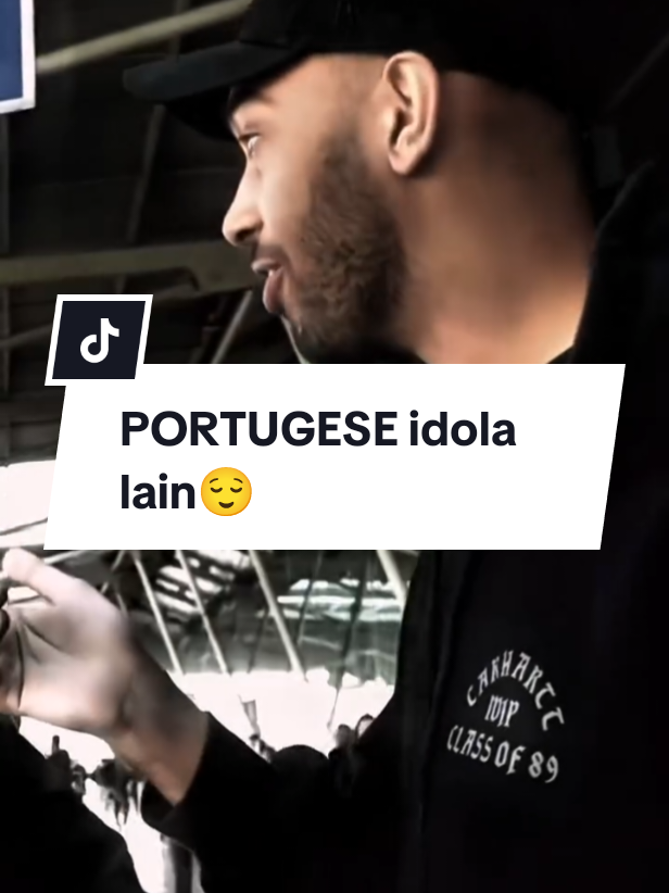 Petugas ini orang Portugal tapi dia mengidolakan pemain ini😍😆 #messi #ronaldo 