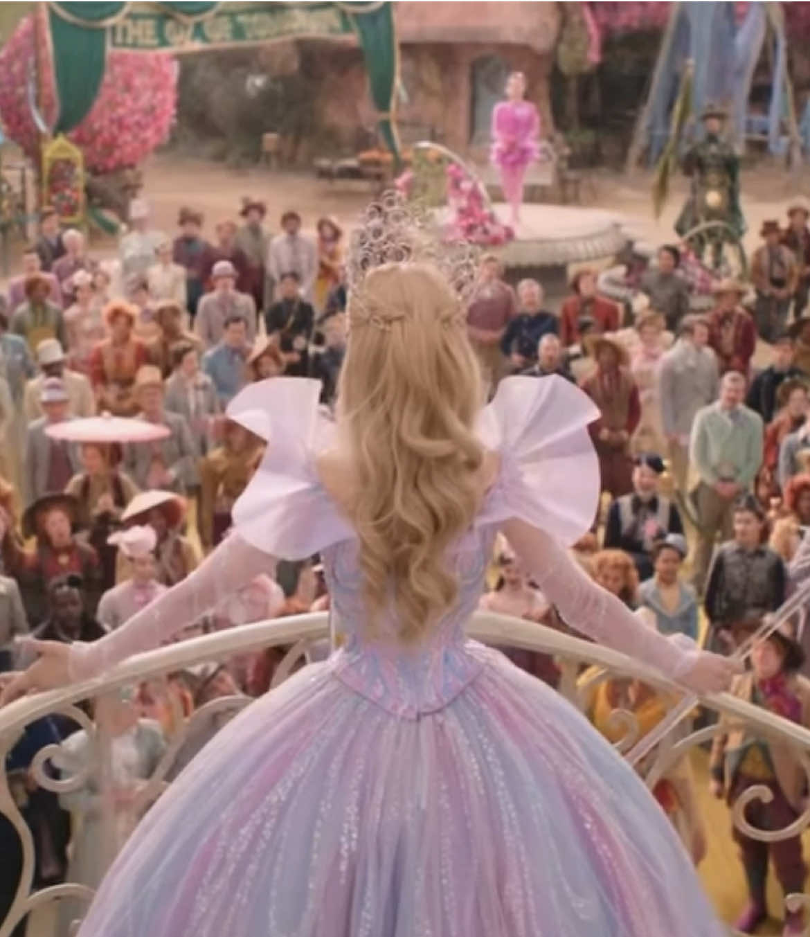 i barely slept 2 hours last night i was so excited to wake up for this album  #wicked #taylorswift #thelifeofashowgirl #tloasg #glinda 