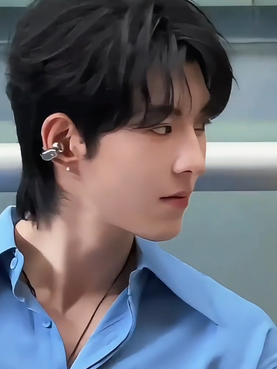 สายตาแบบนี้ รู้เลยมองใคร 🤣 #eliothuang #kipukaqiu #xingqiu #desire4 #abodesire 