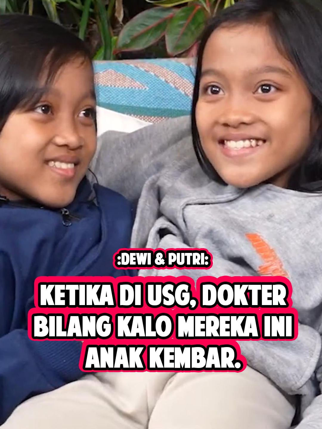 Dewi dan Putri Kembar siam ternyata dulunya ketika di dalam kandungan pernah di USG, dokter mengatakan bahwa mereka kembar, tapi orang tua Dewi dan Putri tidak tanya dengan detil tentang hal itu. Biar gak salah paham, langsung nonton full di youtube: CURHAT BANG Denny Sumargo #hamil #kembarsiam #melahirkan#podcastviral #fyp